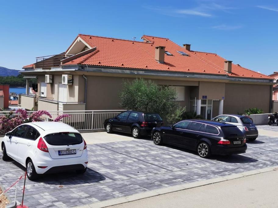 Apartments Mara Đảo Cres Ngoại thất bức ảnh