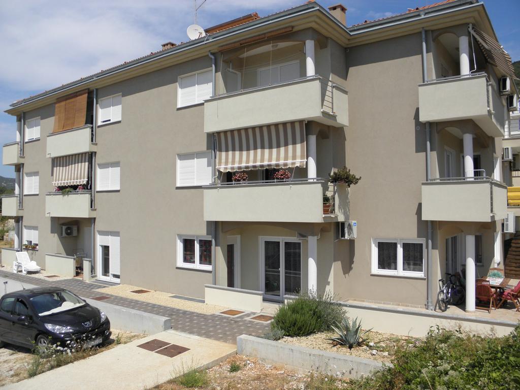 Apartments Mara Đảo Cres Ngoại thất bức ảnh